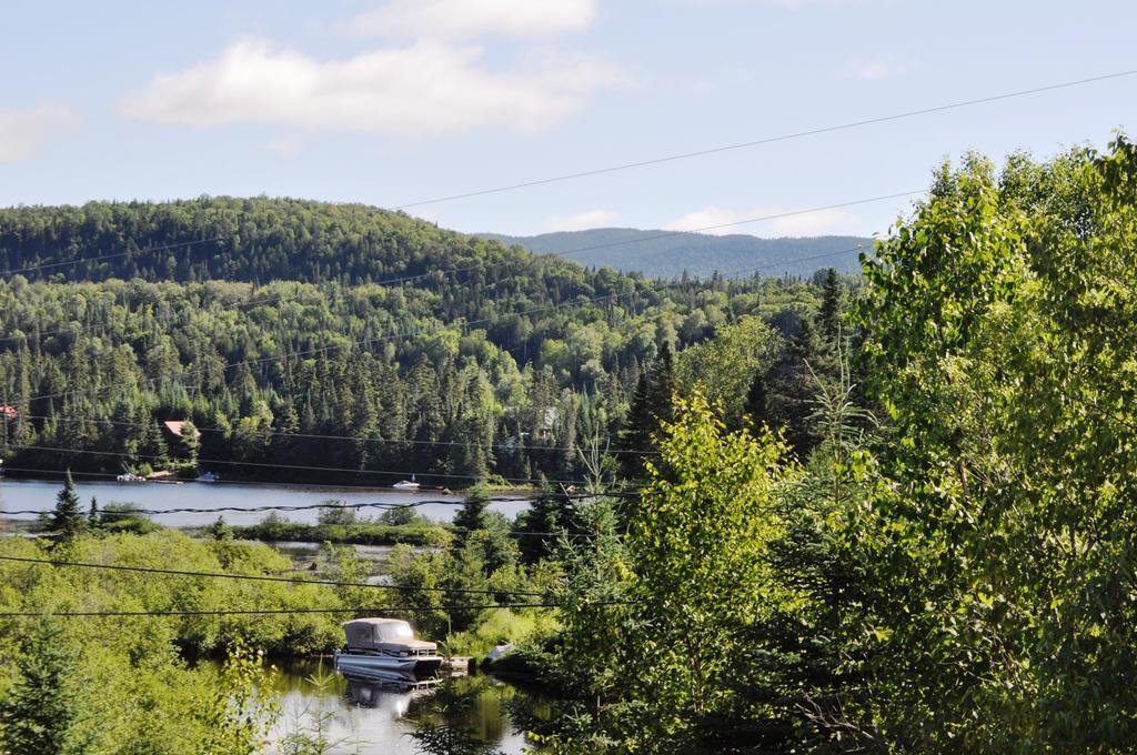 La Taniere De L'Ours Saint-Donat-de-Montcalm Exterior foto